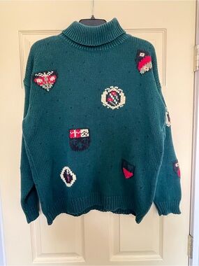 Cambridge Dry Goods green coat of arms turtleneck sweater M